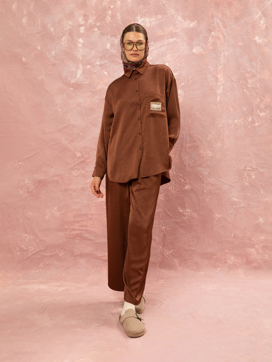 ELASTICATED-WAIST SATIN PANTS - BROWN