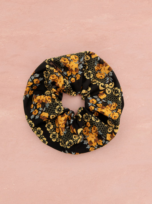 SCRUNCHIE - LACE BOUQUET BLACK