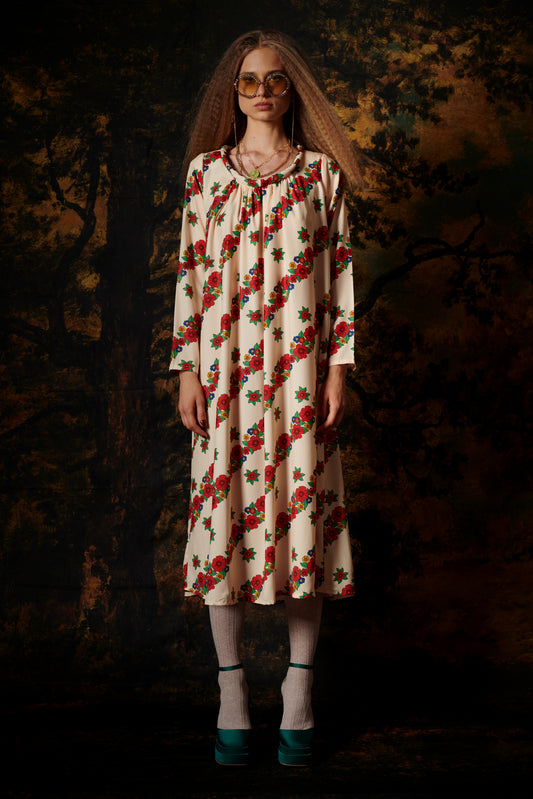 SCOOP-NECK DRESS GARLAND