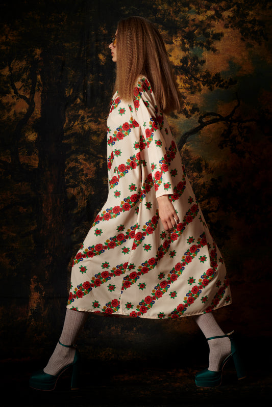 SCOOP-NECK DRESS GARLAND