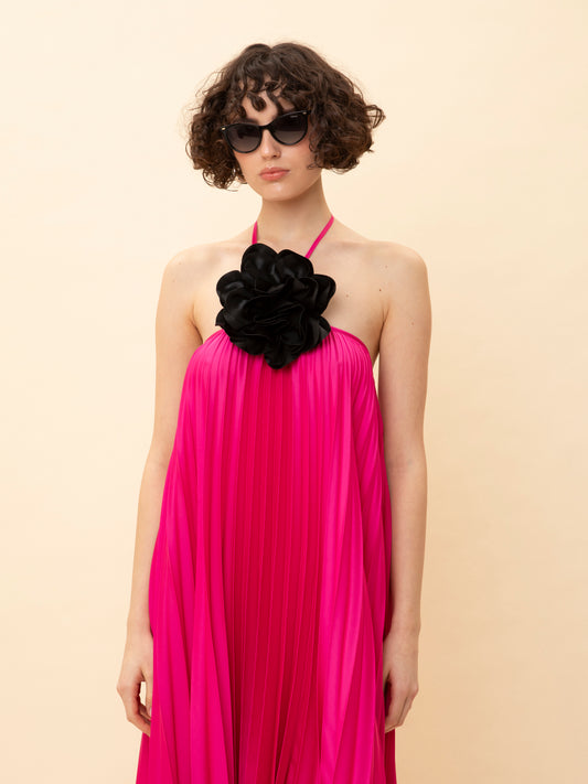 HALTERNECK PLEATED DRESS FUCHSIA
