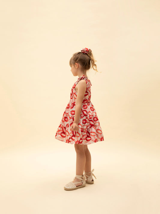 TIERED DRESS KISSES